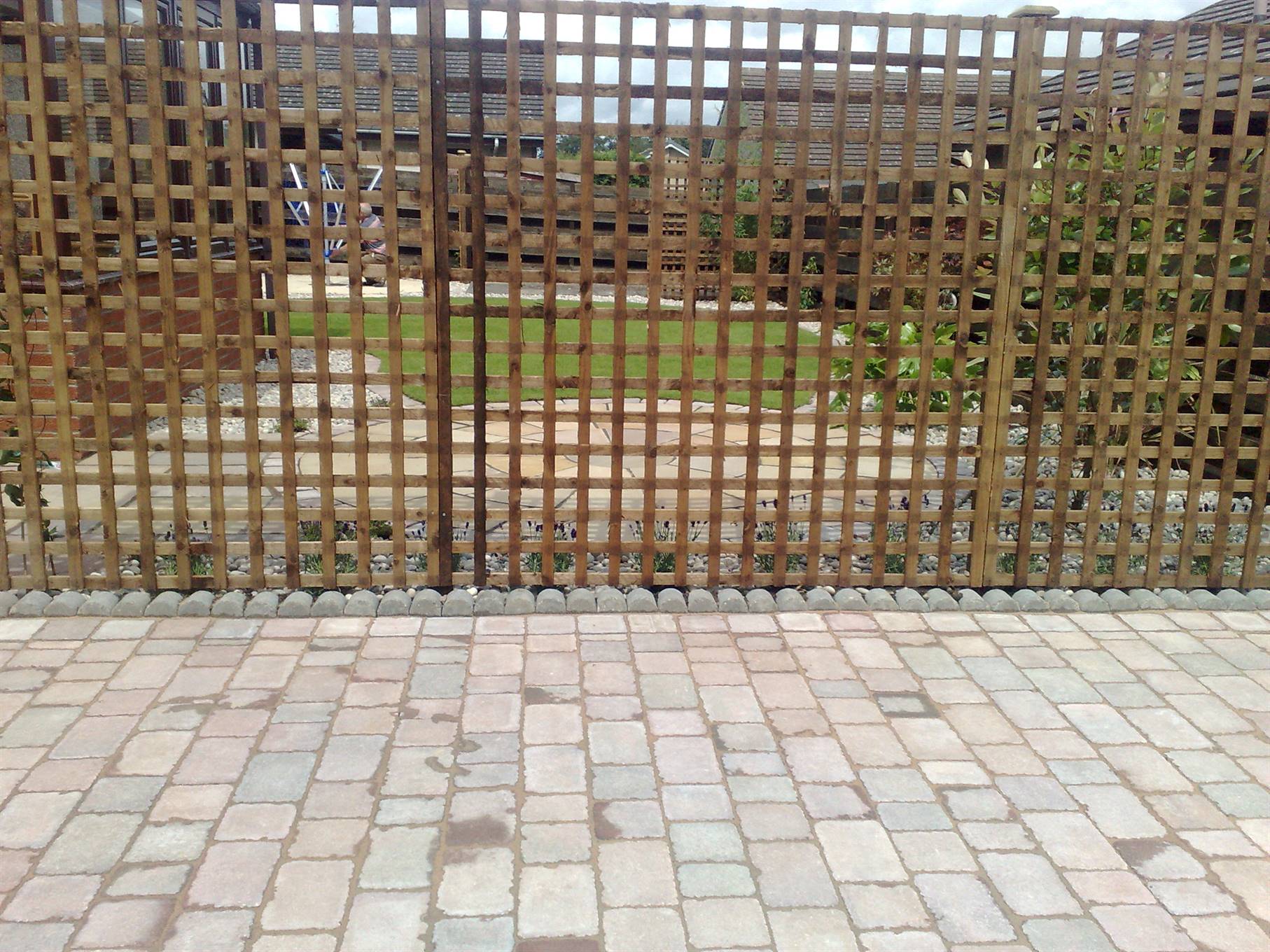 Garden Fencing Edinburgh The Construction Companythe Garden Fencing Edinburgh The Construction Companythe Company