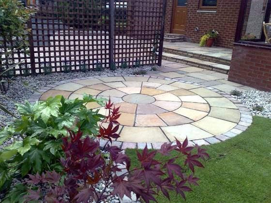 Circular Patio with Trellis